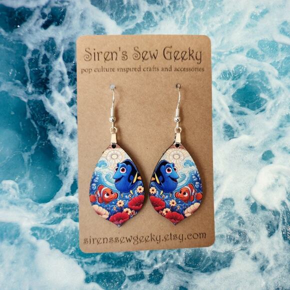Finding Nemo / Finding Dory Disney earrings - Picture 1 of 2